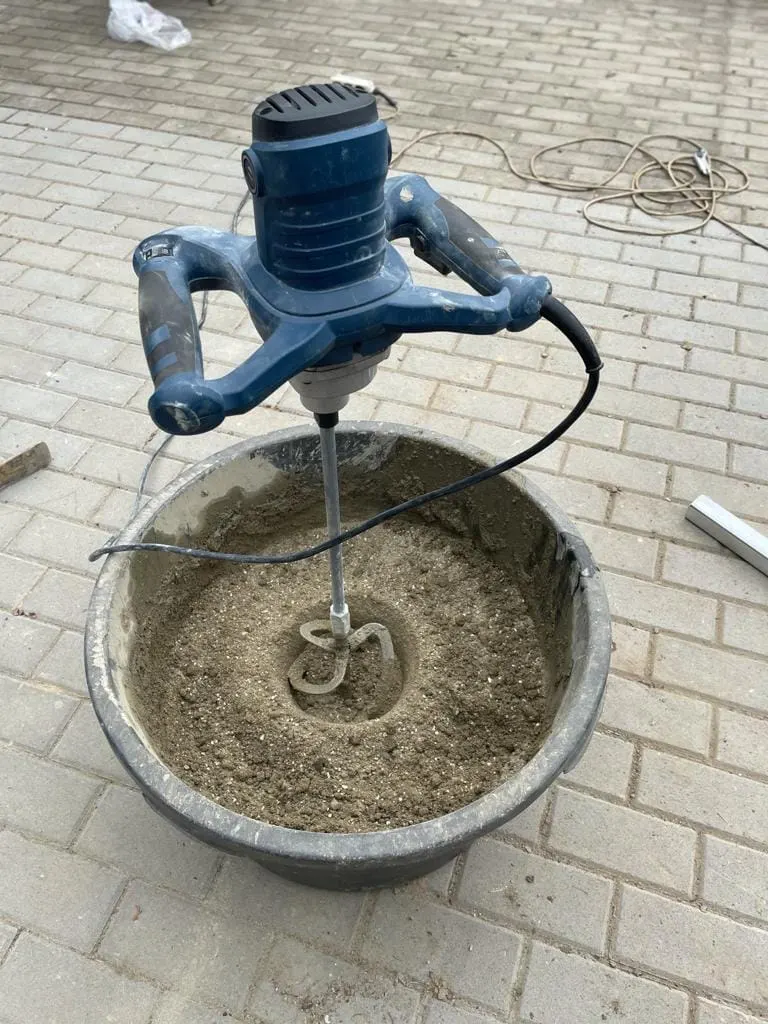Podrobný návod na betonování sloupků pro stínící plachty Ingenua